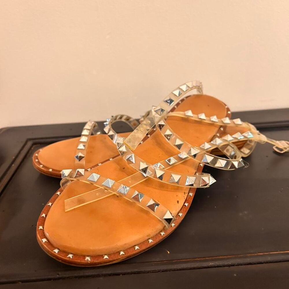 Size 8 cushionaire clear with